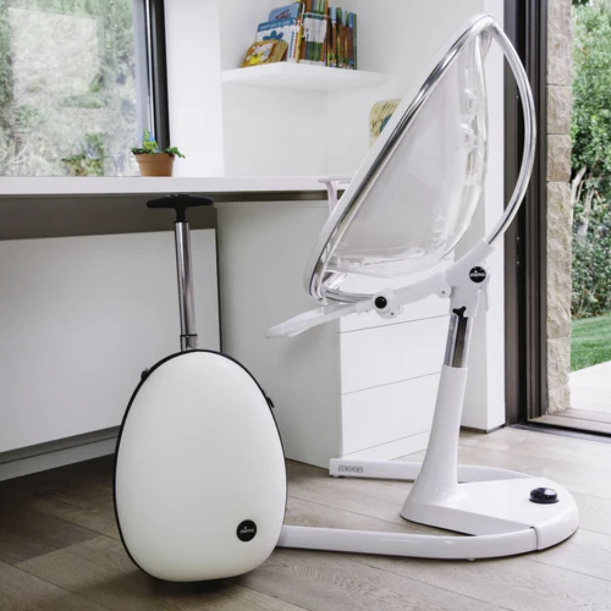 Mima Moon 2G High Chair White/Black - Easy to Adjust & Use